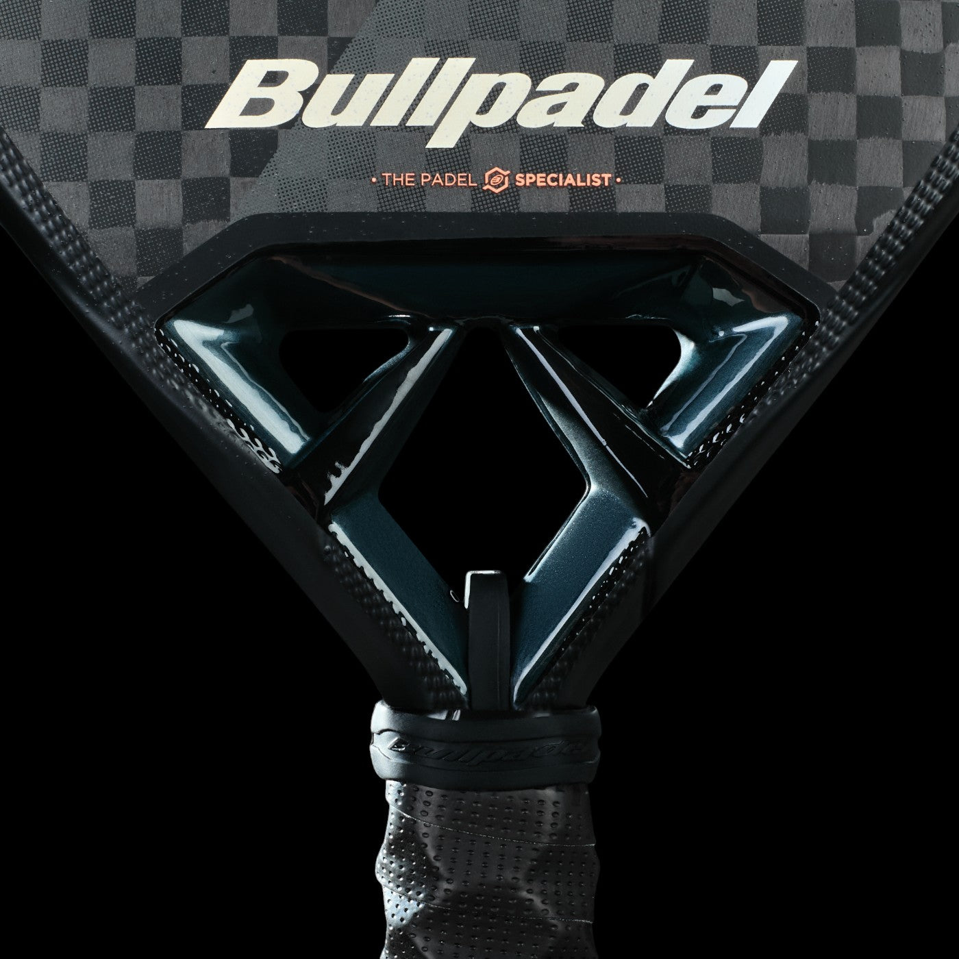 Bullpadel Vertex 04 Hybrid 25